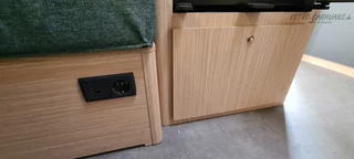Niewiadow N126NT 230V Steckdose und USB Anschluss Retro-Caravans