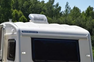 Dachluke im N126NL von Niewiadow Mibni Wohnwagen