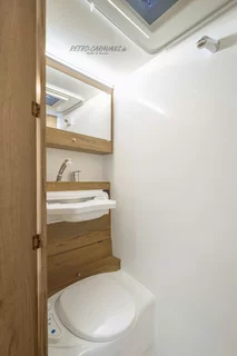 Niewiadow Lazur NTL Wohnwagen WC